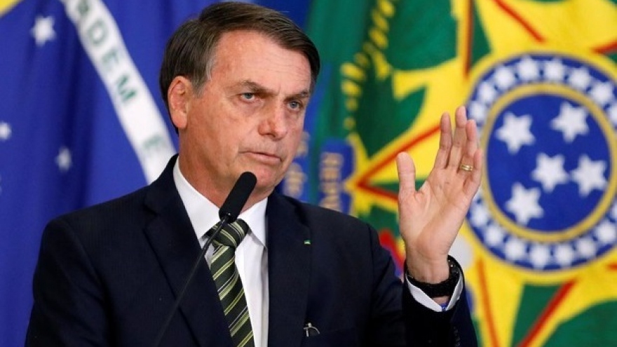 Tổng thống Brazil Bolsonaro nói có thể đã mắc Covid-19